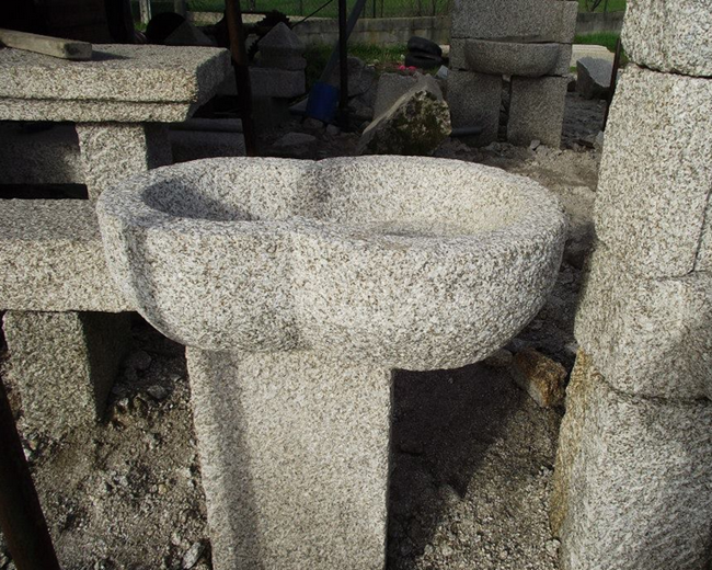 bird bath or fountain